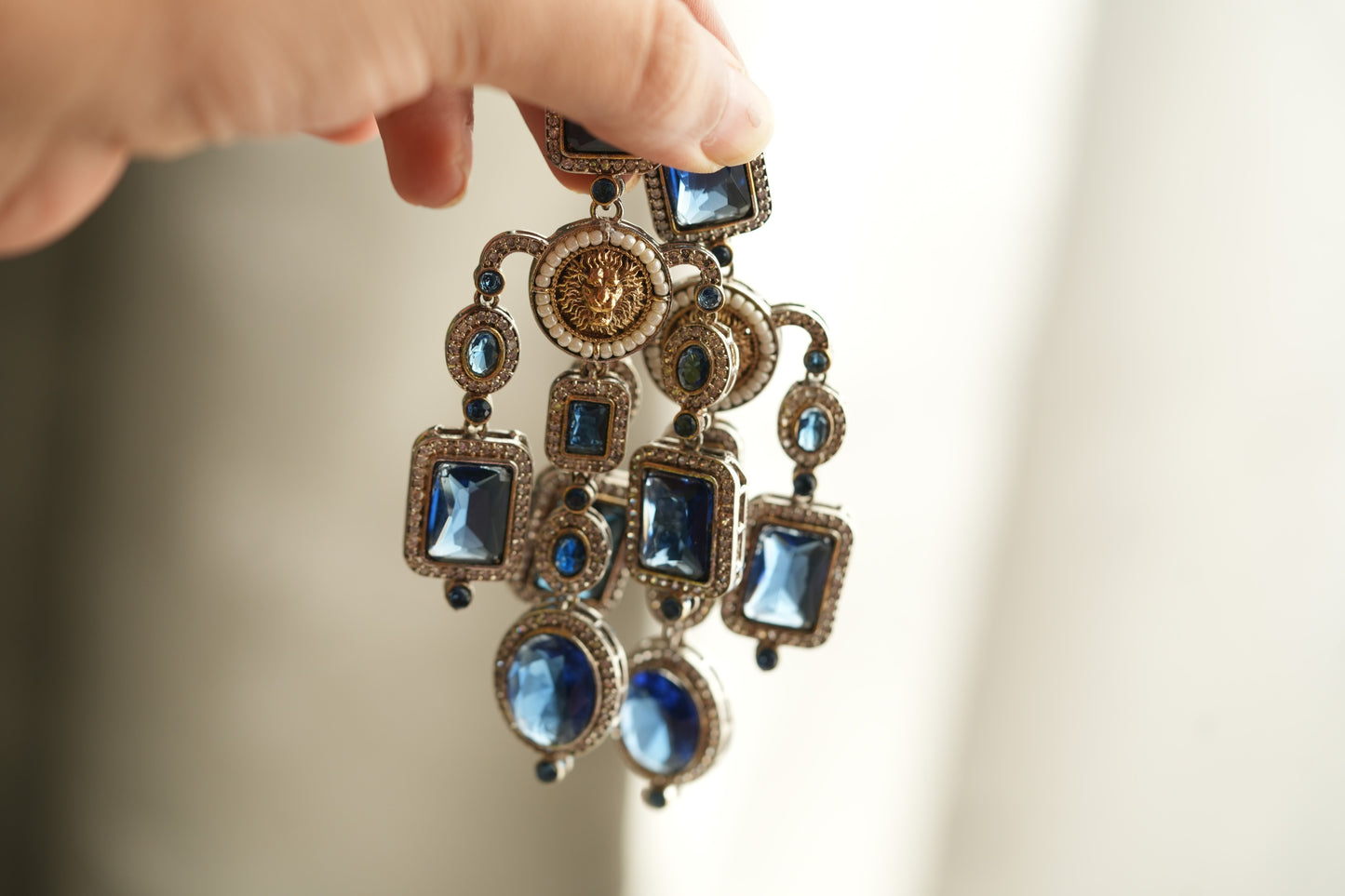 VEENA Chandlier Earrings