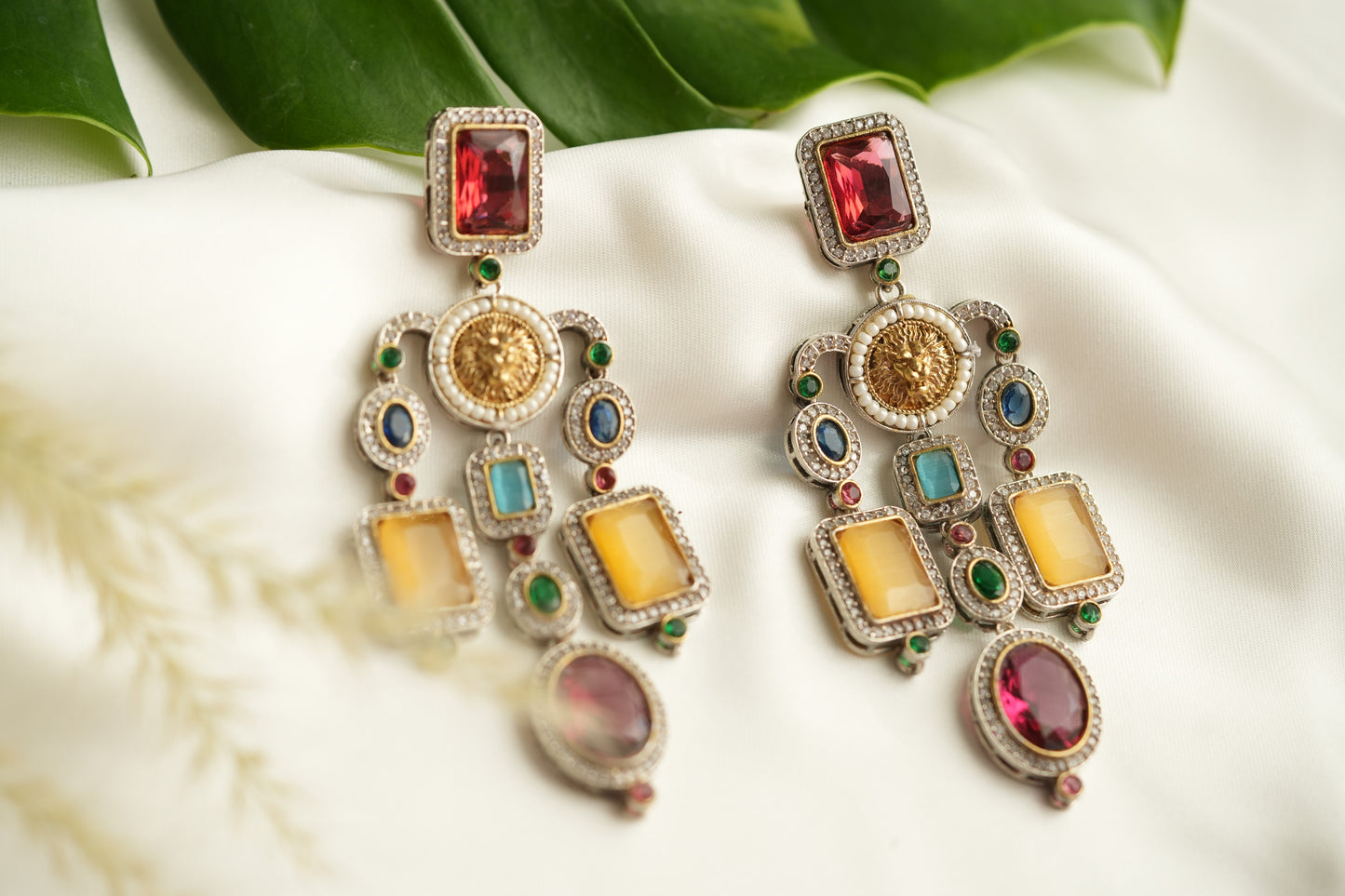 VEENA Chandlier Earrings